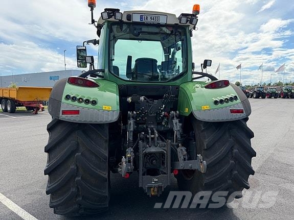 Fendt 718 الجرارات