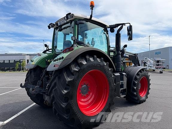 Fendt 718 الجرارات
