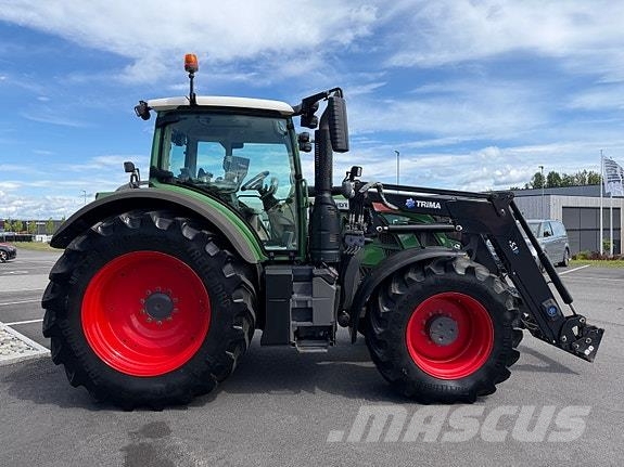 Fendt 718 الجرارات