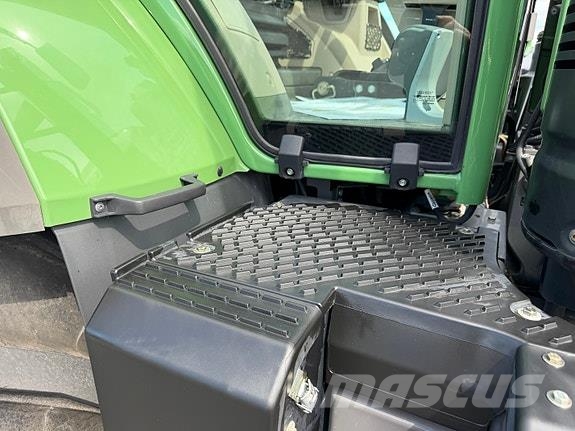 Fendt 718 الجرارات