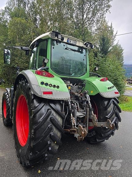 Fendt 718 Vario Traktorer