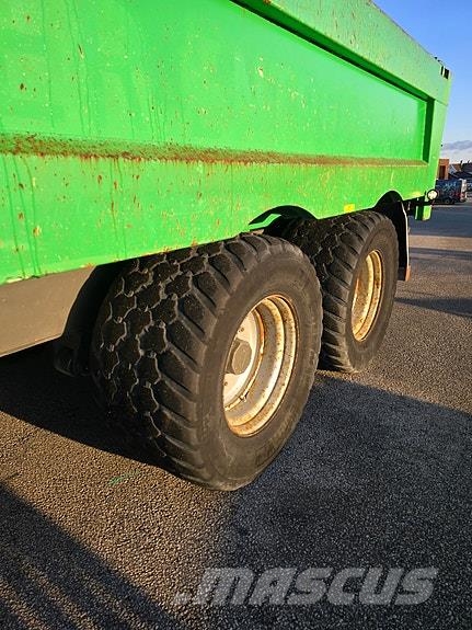 Fendt 720 Profi Tractors