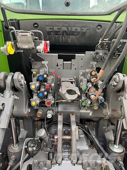 Fendt 720 Profi Plus الجرارات