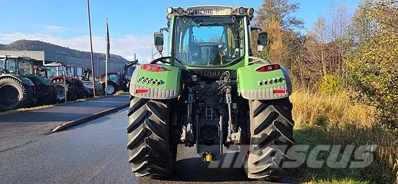 Fendt 724 VARIO Tractors