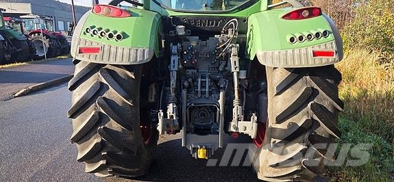 Fendt 724 VARIO Tractors