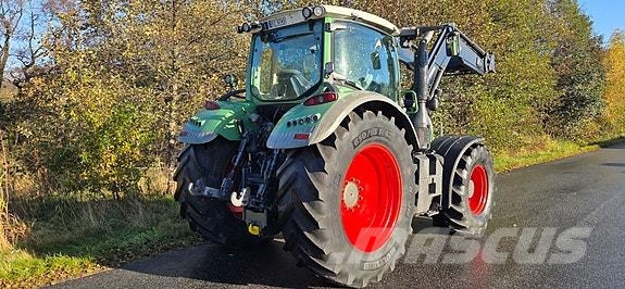 Fendt 724 VARIO Tractors