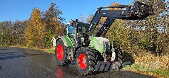 Fendt 724 VARIO Tractors