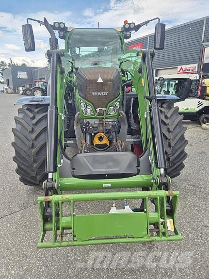 Fendt 724 VARIO Tractoren