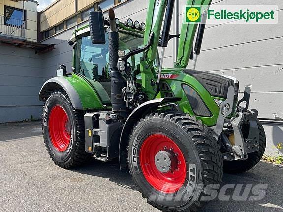 Fendt 724 VARIO Traktorit