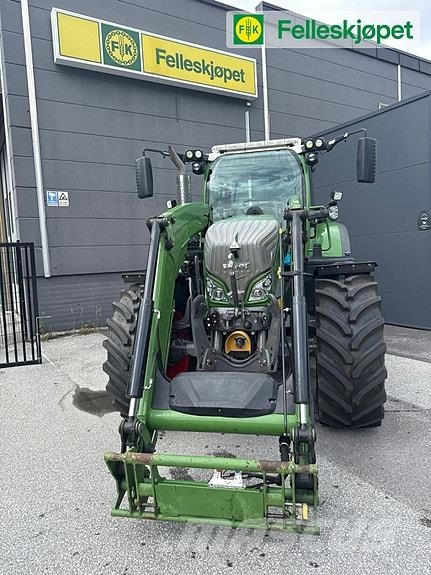 Fendt 724 VARIO Tractors