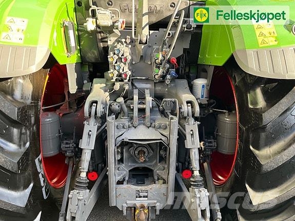Fendt 724 VARIO Traktori