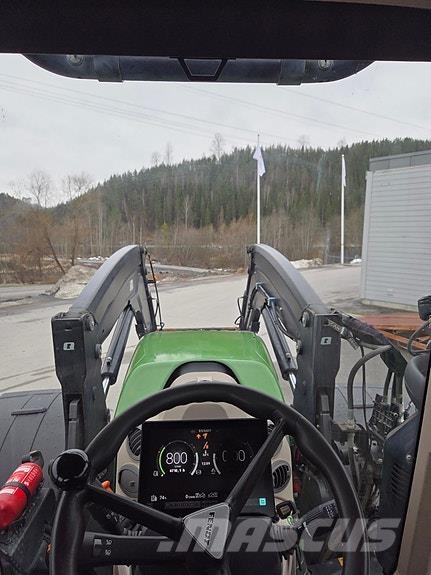Fendt 724 Vario Profi+ Tractoren