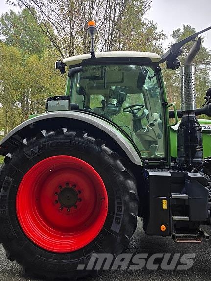 Fendt 724 Vario S4 Traktorer