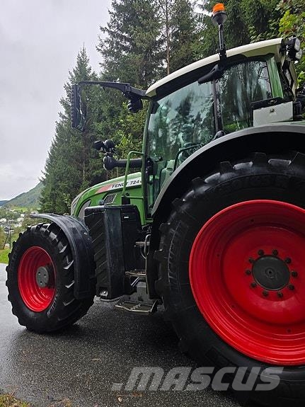 Fendt 724 Vario S4 Traktorer