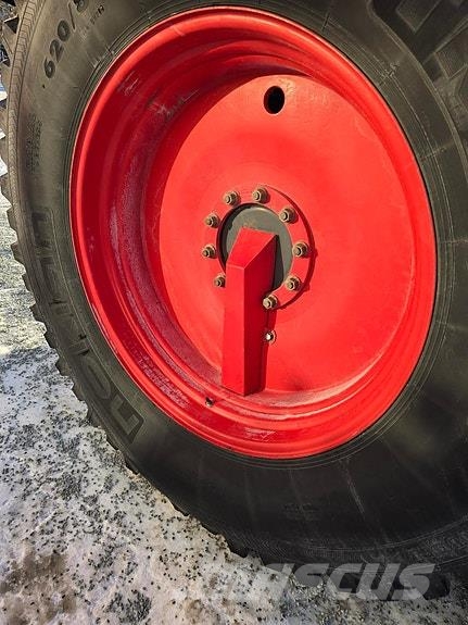 Fendt 828 الجرارات