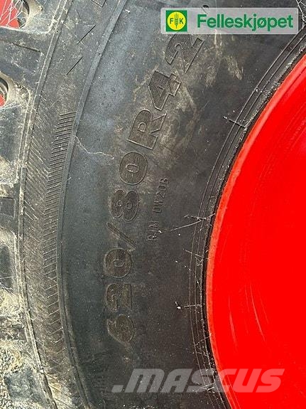 Fendt Hjul par: Nokian TRI2 620/80R42 Rød DW20B Ελαστικά και ζάντες