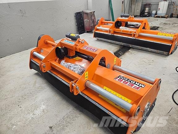 Ferri MKD 2500 og MKD 2800 beitepusser Rolo balirke