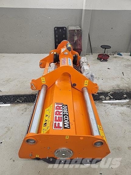 Ferri MKD 2500 og MKD 2800 beitepusser Rolo balirke