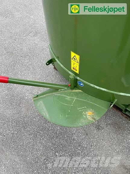 Fliegl 401 ss 400l Tvangsblander for traktor. Селскостопанство - Други