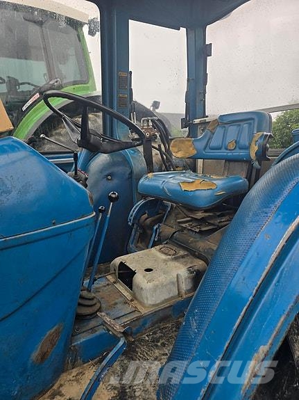 Ford 4600 الجرارات
