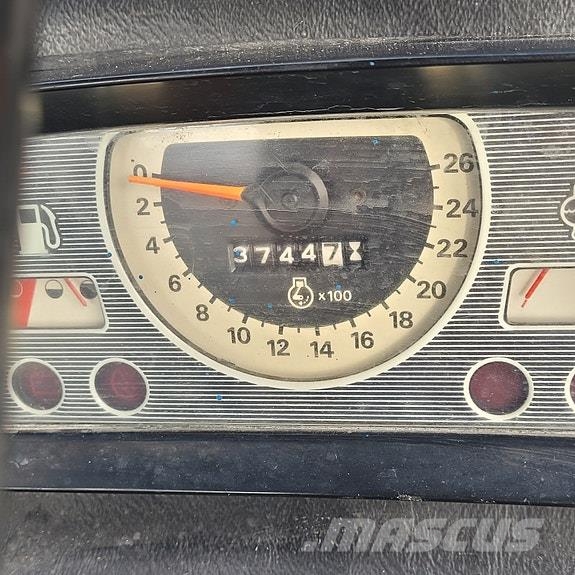 Ford 4610 الجرارات