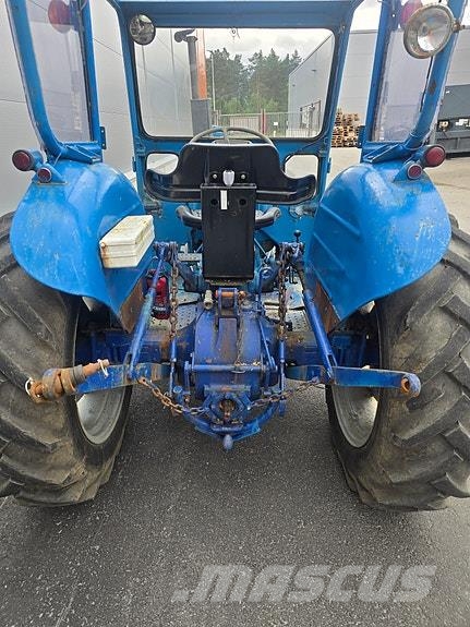 Ford Dexta 2000 Tractors