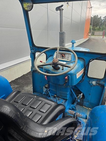 Ford Dexta 2000 Tractors