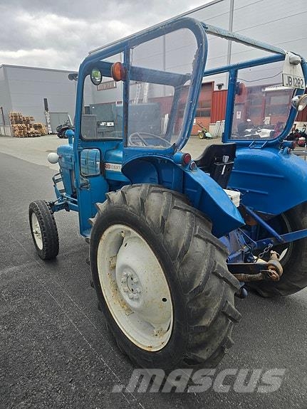 Ford Dexta 2000 Tractors