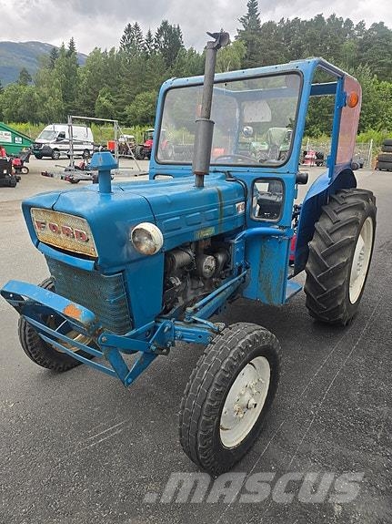 Ford Dexta 2000 Tractors