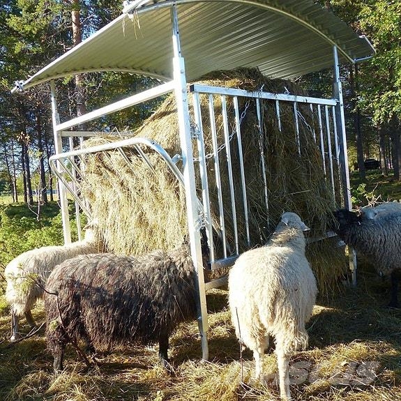 Fôrhekk med tak for sauer Ostali stroji in oprema za živino