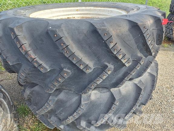 Goodyear DT810 Pneus, rodas e aros