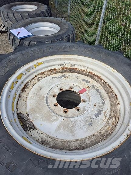 Goodyear DT810 Pneus, rodas e aros
