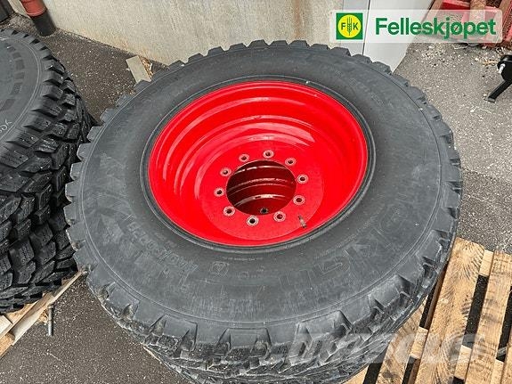  Hakkapelita 440/80R28 Ukjent Rød Traktorji