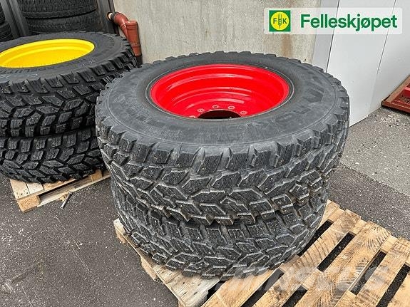  Hakkapelita 440/80R28 Ukjent Rød Traktorji