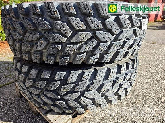 Hakkapelita TRI 400/80R28 Gul Tratores Agrícolas usados