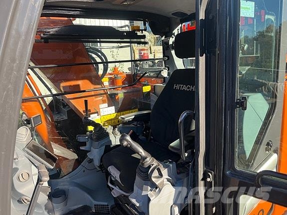 Hitachi ZX135 US-7 معدات البناء - غير ذلك