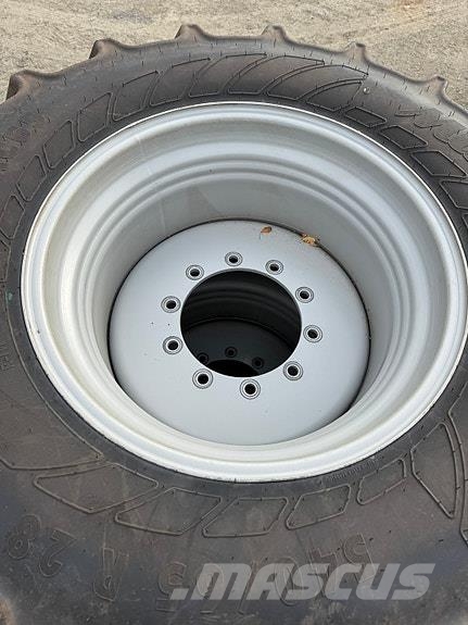 Hjulsett Massey Ferguson 650/65R38 og 540/65R28 Gume, točkovi i felne