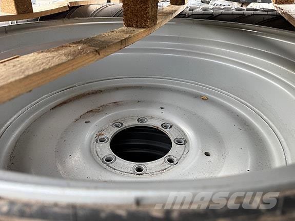 Hjulsett Massey Ferguson 650/65R38 og 540/65R28 Gume, točkovi i felne