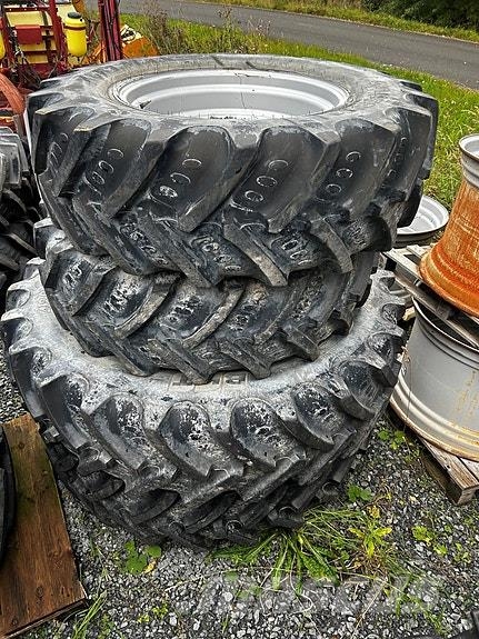  Hjulsett MF7719 480/80-46 og 420/85-30 Pneus Agrícolas