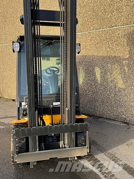 Hyundai 3,5T Diesel truck معدات البناء - غير ذلك