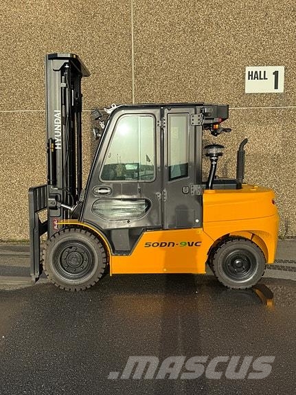 Hyundai 5T Diesel truck معدات البناء - غير ذلك