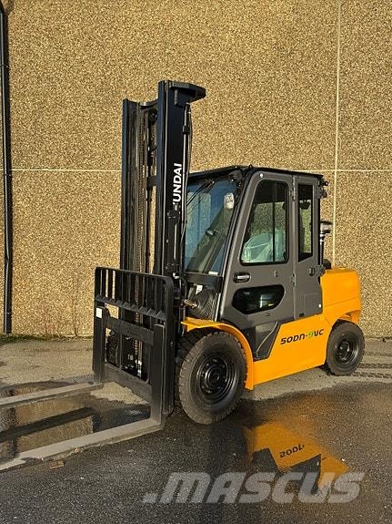 Hyundai 5T Diesel truck معدات البناء - غير ذلك