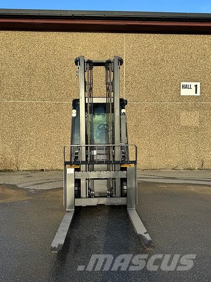 Hyundai 5T Diesel truck معدات البناء - غير ذلك