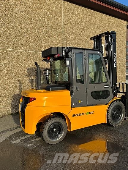 Hyundai 5T Diesel truck معدات البناء - غير ذلك