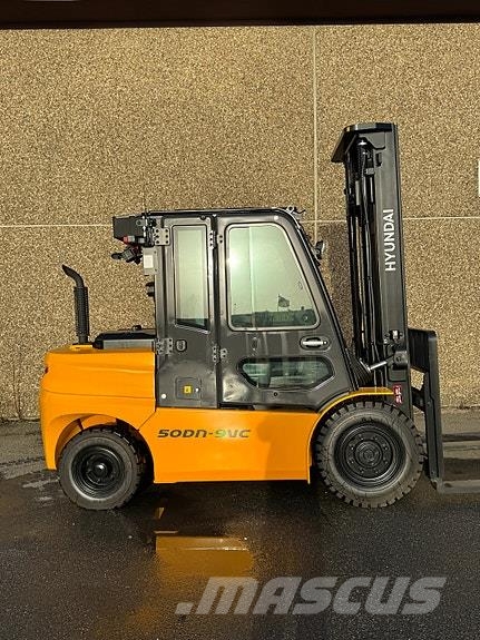 Hyundai 5T Diesel truck معدات البناء - غير ذلك