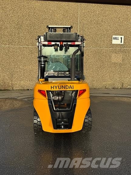 Hyundai 5T Diesel truck معدات البناء - غير ذلك