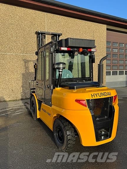 Hyundai 5T Diesel truck معدات البناء - غير ذلك