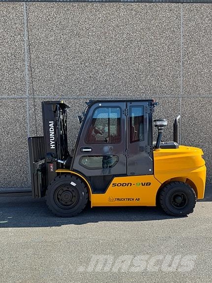 Hyundai 5T Diesel Truck معدات البناء - غير ذلك