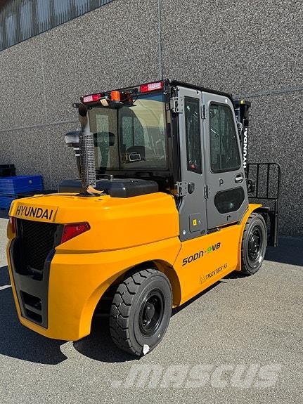 Hyundai 5T Diesel Truck معدات البناء - غير ذلك
