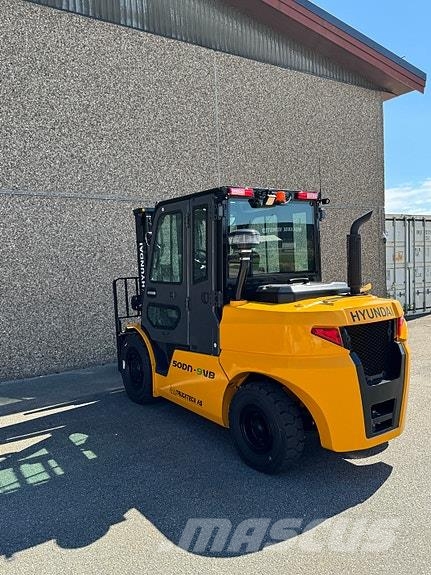 Hyundai 5T Diesel Truck معدات البناء - غير ذلك